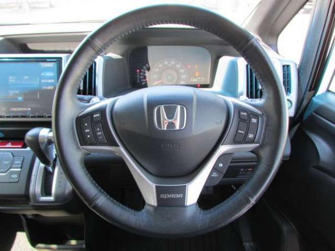 ステップワゴン2.0 スパーダ Z 4WD　純正オプション9インチナビ/フルセグTV/バックカメラ/両側パワースライドドア/アイドリングストップ/クルーズコントロール/純正フリップダウンモニター/パドルシフト/ETC/ドライブレコーダー 2000