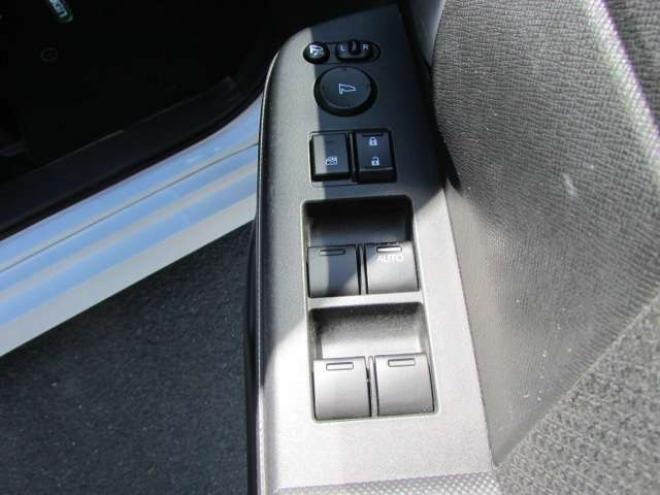 ステップワゴン2.0 スパーダ Z 4WD　純正オプション9インチナビ/フルセグTV/バックカメラ/両側パワースライドドア/アイドリングストップ/クルーズコントロール/純正フリップダウンモニター/パドルシフト/ETC/ドライブレコーダー 2000