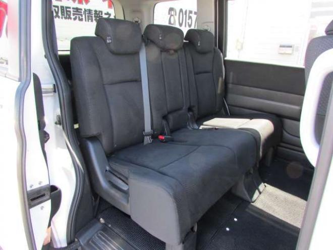 ステップワゴン2.0 スパーダ Z 4WD　純正オプション9インチナビ/フルセグTV/バックカメラ/両側パワースライドドア/アイドリングストップ/クルーズコントロール/純正フリップダウンモニター/パドルシフト/ETC/ドライブレコーダー 2000