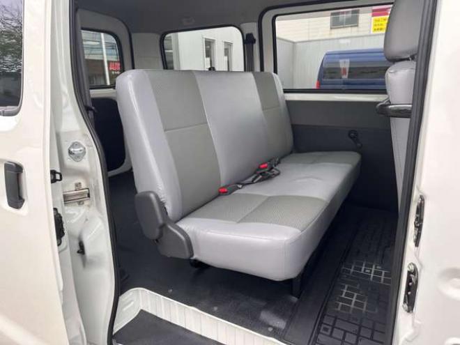 タウンエースバン1.5 GL 4WD　登録済未使用車 LEDヘッドライト アイドリングストップ リアクーラー　コーナーセンサー 横滑り防止 スマートアシスト ヘッドライトリベライザー リアフォグ　オートヘッドライト ディスプレイオーディオ 4WD 登録済未使用車 1500