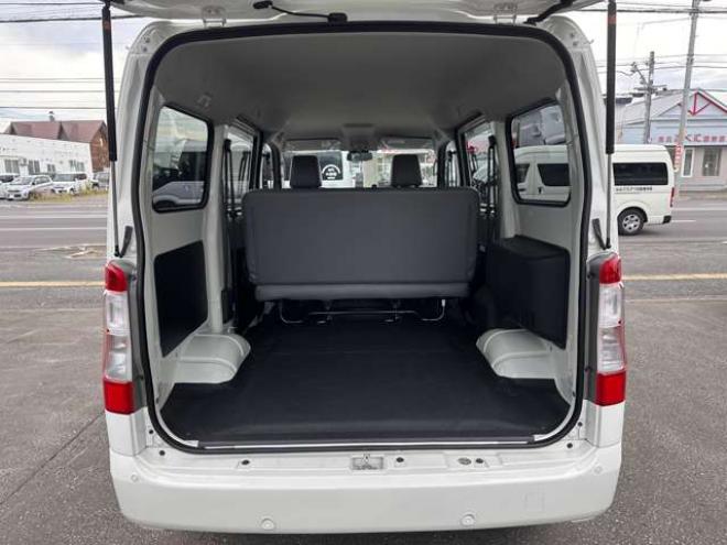 タウンエースバン1.5 GL 4WD　登録済未使用車 LEDヘッドライト アイドリングストップ リアクーラー　コーナーセンサー 横滑り防止 スマートアシスト ヘッドライトリベライザー リアフォグ　オートヘッドライト ディスプレイオーディオ 4WD 登録済未使用車 1500