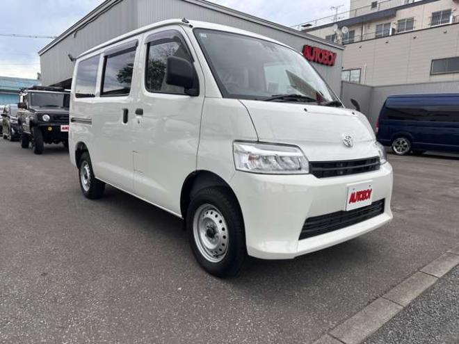 タウンエースバン1.5 GL 4WD　登録済未使用車 LEDヘッドライト アイドリングストップ リアクーラー　コーナーセンサー 横滑り防止 スマートアシスト ヘッドライトリベライザー リアフォグ　オートヘッドライト ディスプレイオーディオ 4WD 登録済未使用車 1500