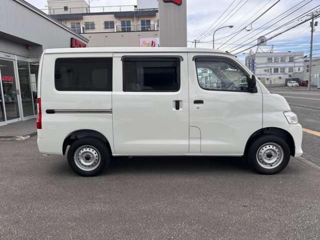 タウンエースバン1.5 GL 4WD　登録済未使用車 LEDヘッドライト アイドリングストップ リアクーラー　コーナーセンサー 横滑り防止 スマートアシスト ヘッドライトリベライザー リアフォグ　オートヘッドライト ディスプレイオーディオ 4WD 登録済未使用車 1500
