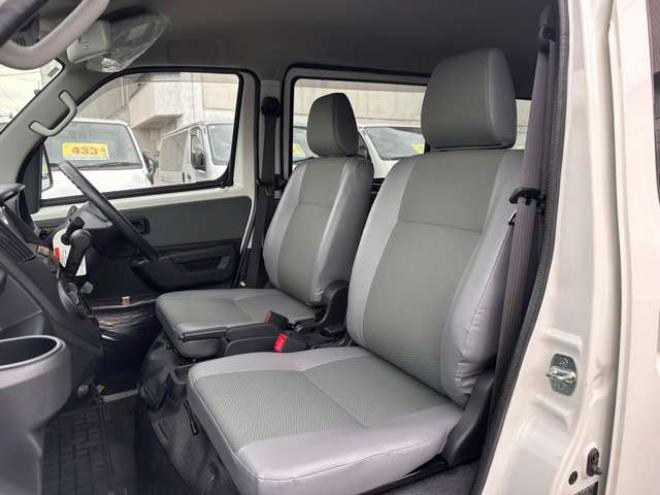 タウンエースバン1.5 GL 4WD　登録済未使用車 LEDヘッドライト アイドリングストップ リアクーラー　コーナーセンサー 横滑り防止 スマートアシスト ヘッドライトリベライザー リアフォグ　オートヘッドライト ディスプレイオーディオ 4WD 登録済未使用車 1500