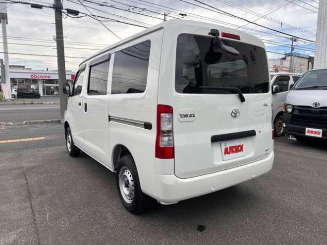 タウンエースバン1.5 GL 4WD　登録済未使用車 LEDヘッドライト アイドリングストップ リアクーラー　コーナーセンサー 横滑り防止 スマートアシスト ヘッドライトリベライザー リアフォグ　オートヘッドライト ディスプレイオーディオ 4WD 登録済未使用車 1500