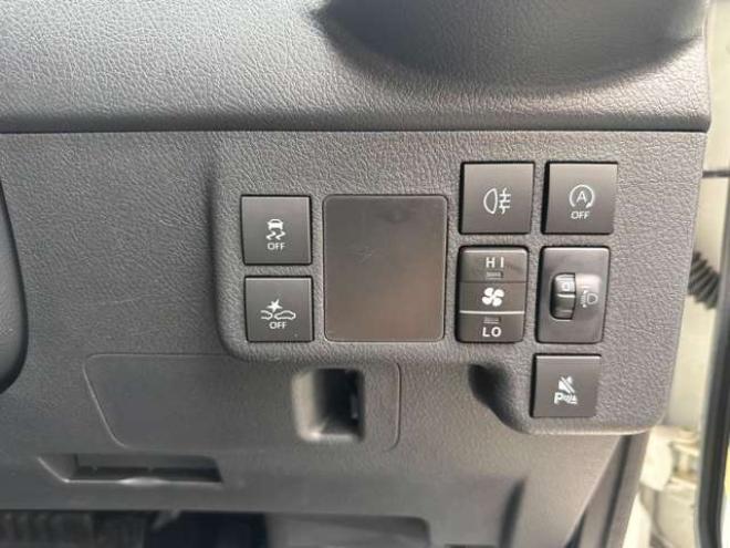 タウンエースバン1.5 GL 4WD　登録済未使用車 LEDヘッドライト アイドリングストップ リアクーラー　コーナーセンサー 横滑り防止 スマートアシスト ヘッドライトリベライザー リアフォグ　オートヘッドライト ディスプレイオーディオ 4WD 登録済未使用車 1500