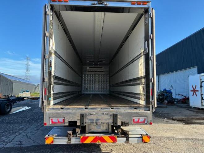 クオン 10.830 2Dr