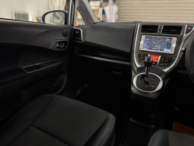 ラクティスＧ　禁煙車　寒冷地仕様　純正ナビ　地デジ　Ｂｌｕｅｔｏｏｔｈオーディオ　バックカメラ　ドライブレコーダー　ＰＵＳＨスタート　スマートキー　フロントガラス熱線　純正ドアバイザー　タイミングチェーン車 4WD 1500 5Dr