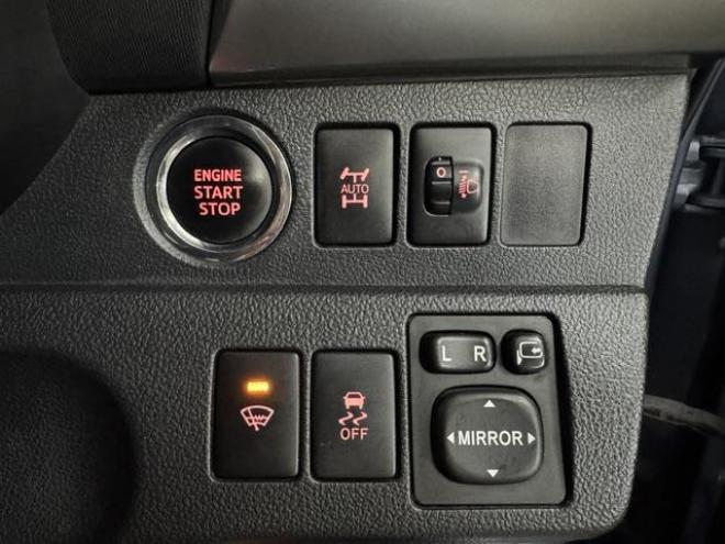 ラクティスＧ　禁煙車　寒冷地仕様　純正ナビ　地デジ　Ｂｌｕｅｔｏｏｔｈオーディオ　バックカメラ　ドライブレコーダー　ＰＵＳＨスタート　スマートキー　フロントガラス熱線　純正ドアバイザー　タイミングチェーン車 4WD 1500 5Dr