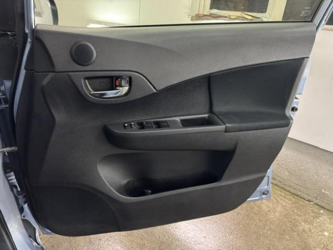 ラクティスＧ　禁煙車　寒冷地仕様　純正ナビ　地デジ　Ｂｌｕｅｔｏｏｔｈオーディオ　バックカメラ　ドライブレコーダー　ＰＵＳＨスタート　スマートキー　フロントガラス熱線　純正ドアバイザー　タイミングチェーン車 4WD 1500 5Dr