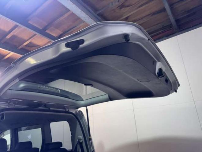 ヴォクシー2.0 Z 4WD　ナビ　TV　Bカメラ　Bluetooth　Pスライド 2000