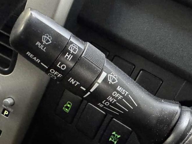 ヴォクシー2.0 Z 4WD　ナビ　TV　Bカメラ　Bluetooth　Pスライド 2000