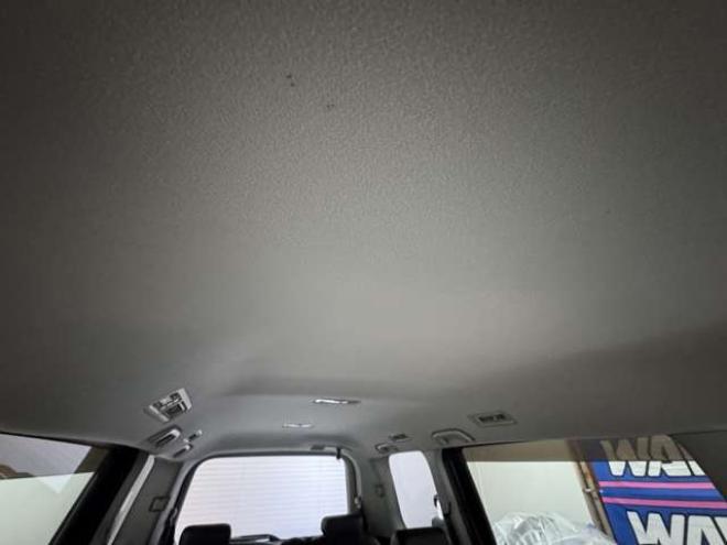 ヴォクシー2.0 Z 4WD　ナビ　TV　Bカメラ　Bluetooth　Pスライド 2000