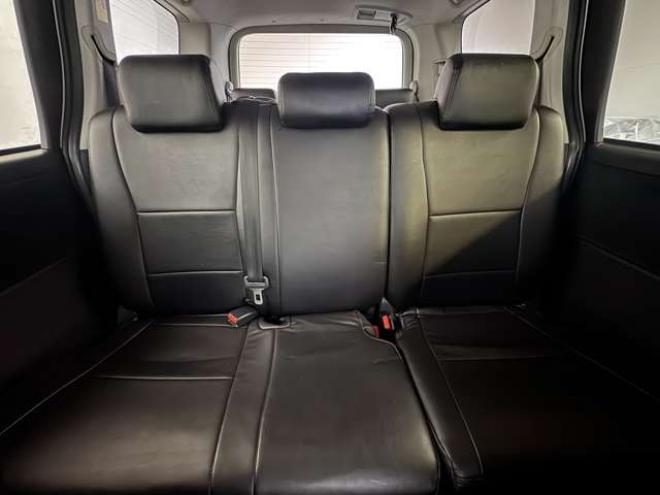 ヴォクシー2.0 Z 4WD　ナビ　TV　Bカメラ　Bluetooth　Pスライド 2000