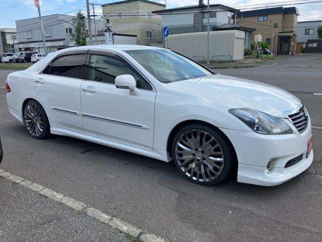 クラウンアスリート 2.5 i-Four 4WD　ロイヤルサルーン仕様　革シート　社外アルミ　スマートキー　シートヒーター　パワーシート　TV付ナビ　バックカメラ　ABS　オートクルーズコントロール 2500