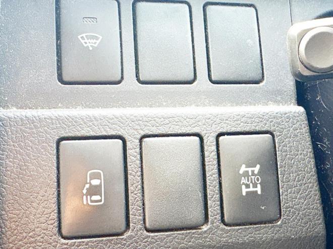 ヴォクシー2.0ZS 4WD　ローンが不安な方＜優遇ローン＞1年保証　寒冷地用　片側Pスライドドア 