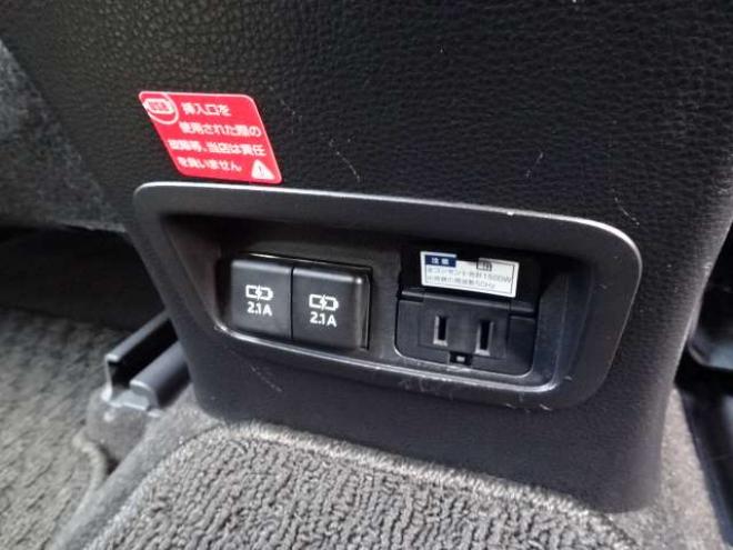 カローラツーリング　1.8 ハイブリッド S E-Four 4WD　本州車　HVシステム含保証2年/走行距離無制限プレミアムプラン付　4WD　セーフティセンス　ディスプレイオーディオ　地デジ　バックカメラ　HDMI入力　LEDヘッドライト　LEDフォグ　ブレーキホールド　AC100V 1800
