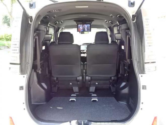 ヴォクシー2.0 ZS 4WD　本州車　保証1年/走行距離無制限　4WD　後期　セーフティセンス　純正10インチナビ　フリップダウンモニター　両側パワースライドドア　　地デジ　バックカメラ　LEDヘッドライト　AUTOHIビーム　スマートキー 2000