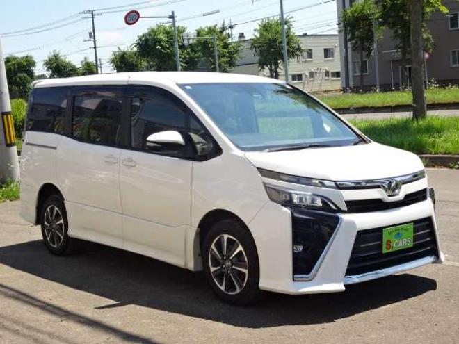 ヴォクシー2.0 ZS 4WD　本州車　保証1年/走行距離無制限　4WD　後期　セーフティセンス　純正10インチナビ　フリップダウンモニター　両側パワースライドドア　　地デジ　バックカメラ　LEDヘッドライト　AUTOHIビーム　スマートキー 2000