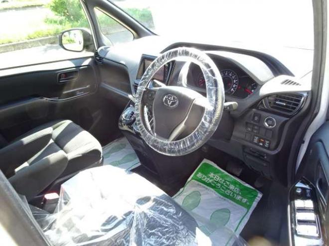 ノア2.0 Si 4WD　本州車　保証1年/走行距離無制限　4WD　後期　モデリスタエアロ　セーフティセンス　両側パワースライドドア　社外ナビ　地デジ　Bluetooth接続　LEDヘッドライト　LEDフォグ　アイドリングストップ　7人乗り 2000