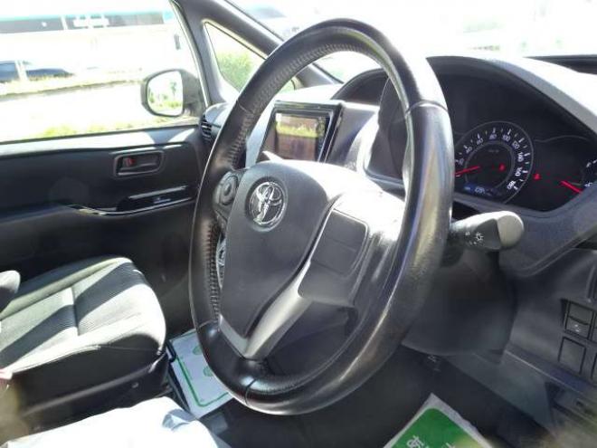 ノア2.0 Si 4WD　本州車　保証1年/走行距離無制限　4WD　後期　モデリスタエアロ　セーフティセンス　両側パワースライドドア　社外ナビ　地デジ　Bluetooth接続　LEDヘッドライト　LEDフォグ　アイドリングストップ　7人乗り 2000