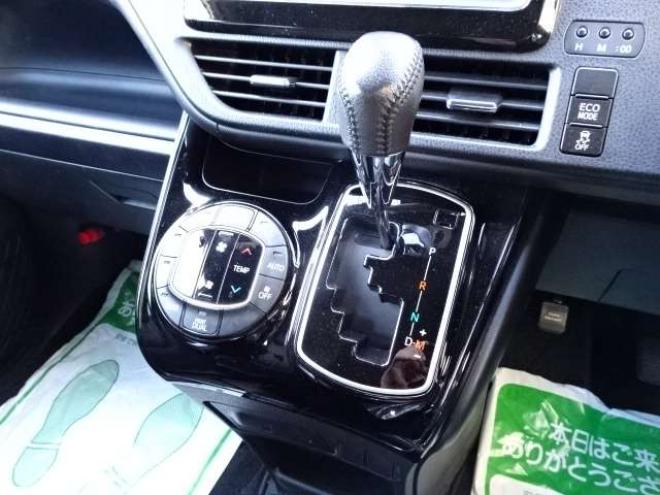 ノア2.0 Si 4WD　本州車　保証1年/走行距離無制限　4WD　後期　モデリスタエアロ　セーフティセンス　両側パワースライドドア　社外ナビ　地デジ　Bluetooth接続　LEDヘッドライト　LEDフォグ　アイドリングストップ　7人乗り 2000