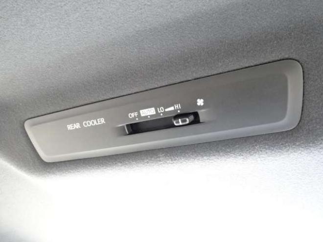 ノア2.0 Si 4WD　本州車　保証1年/走行距離無制限　4WD　後期　モデリスタエアロ　セーフティセンス　両側パワースライドドア　社外ナビ　地デジ　Bluetooth接続　LEDヘッドライト　LEDフォグ　アイドリングストップ　7人乗り 2000