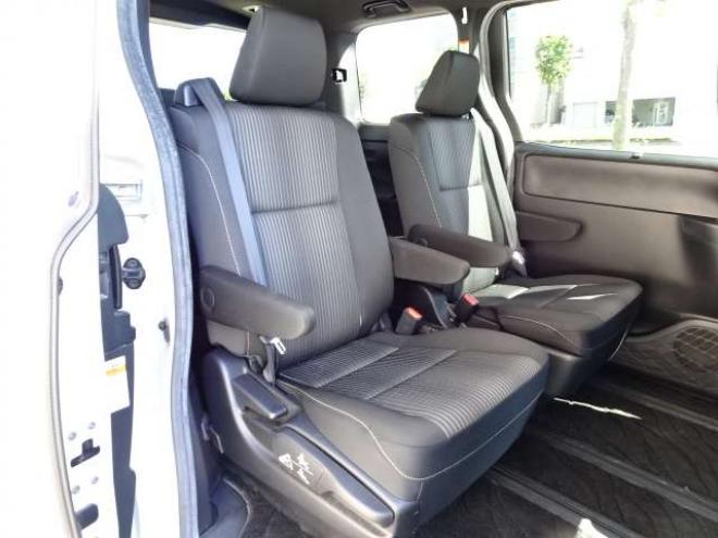 ノア2.0 Si 4WD　本州車　保証1年/走行距離無制限　4WD　後期　モデリスタエアロ　セーフティセンス　両側パワースライドドア　社外ナビ　地デジ　Bluetooth接続　LEDヘッドライト　LEDフォグ　アイドリングストップ　7人乗り 2000