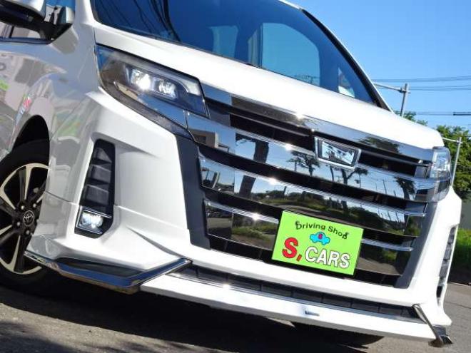 ノア2.0 Si 4WD　本州車　保証1年/走行距離無制限　4WD　後期　モデリスタエアロ　セーフティセンス　両側パワースライドドア　社外ナビ　地デジ　Bluetooth接続　LEDヘッドライト　LEDフォグ　アイドリングストップ　7人乗り 2000