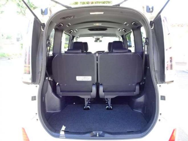 ノア2.0 Si 4WD　本州車　保証1年/走行距離無制限　4WD　後期　モデリスタエアロ　セーフティセンス　両側パワースライドドア　社外ナビ　地デジ　Bluetooth接続　LEDヘッドライト　LEDフォグ　アイドリングストップ　7人乗り 2000