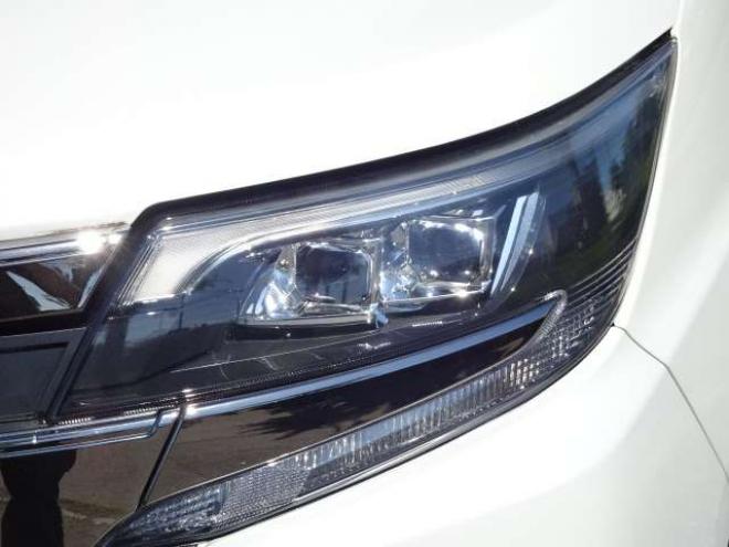ノア2.0 Si 4WD　本州車　保証1年/走行距離無制限　4WD　後期　モデリスタエアロ　セーフティセンス　両側パワースライドドア　社外ナビ　地デジ　Bluetooth接続　LEDヘッドライト　LEDフォグ　アイドリングストップ　7人乗り 2000