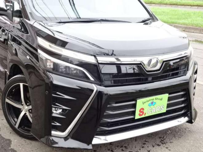 ヴォクシー2.0 ZS 煌 4WD　本州車　保証1年/走行距離無制限　4WD　後期　トヨタセーフティセンス　両側パワースライドドア　純正ナビ　地デジ　バックカメラ　エンジンスターター　LEDヘッドライト　ドライブレコーダー　AUTOHIビーム 2000