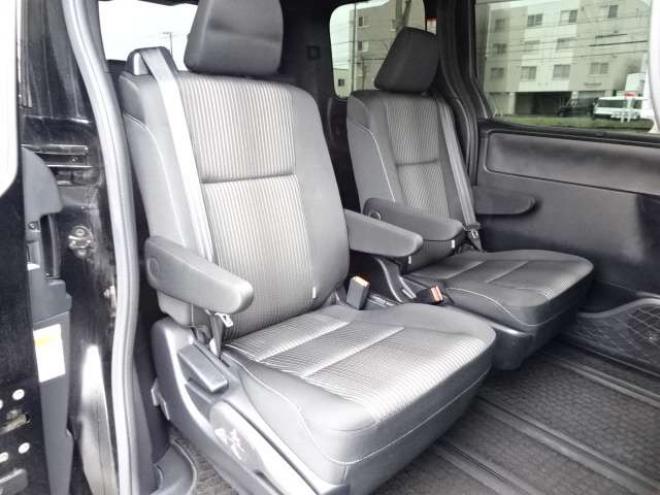 ヴォクシー2.0 ZS 煌 4WD　本州車　保証1年/走行距離無制限　4WD　後期　トヨタセーフティセンス　両側パワースライドドア　純正ナビ　地デジ　バックカメラ　エンジンスターター　LEDヘッドライト　ドライブレコーダー　AUTOHIビーム 2000