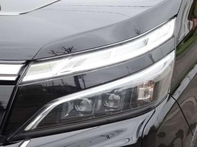 ヴォクシー2.0 ZS 煌 4WD　本州車　保証1年/走行距離無制限　4WD　後期　トヨタセーフティセンス　両側パワースライドドア　純正ナビ　地デジ　バックカメラ　エンジンスターター　LEDヘッドライト　ドライブレコーダー　AUTOHIビーム 2000