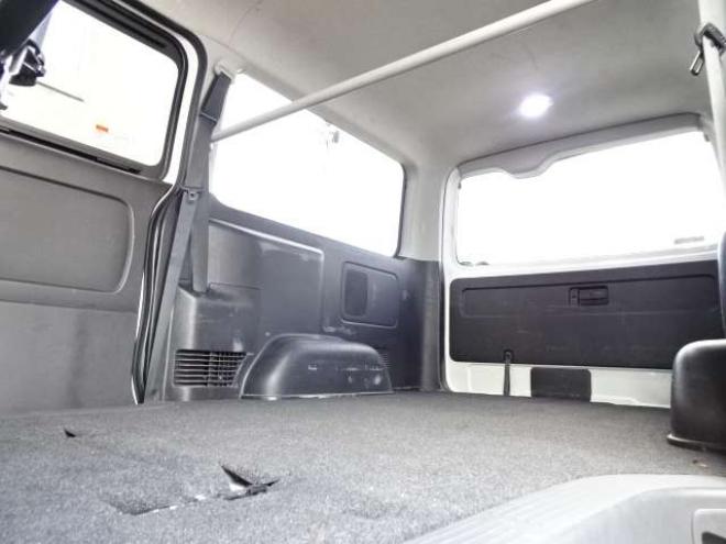 ハイエースバン2.8 スーパーGL ロング ディーゼルターボ 4WD　本州車　4WD　プッシュスタート　スマートキー　オートマチックハイビーム　ETC　MID　GRCIA　WHEEL　バックカメラ　リヤヒーター　リヤエアコン　AC100V　冬タイヤ付属 2800