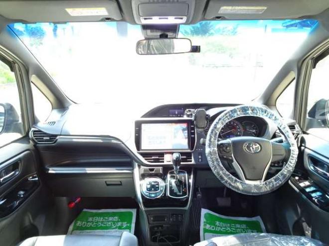 エスクァイア2.0 Gi 4WD　本州車　保証1年/走行距離無制限　4WD　モデリスタエアロ　トヨタセーフティセンスC　TEIN車高調　純正オプショングリル　両側パワースライドドア　純正10型ナビ　TV　バックカメラ　純正エンジンスターター 本革 2000