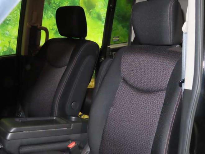 セレナ2.0 ハイウェイスター Vセレクション 4WD　4WDTVナビBカメETC 2000