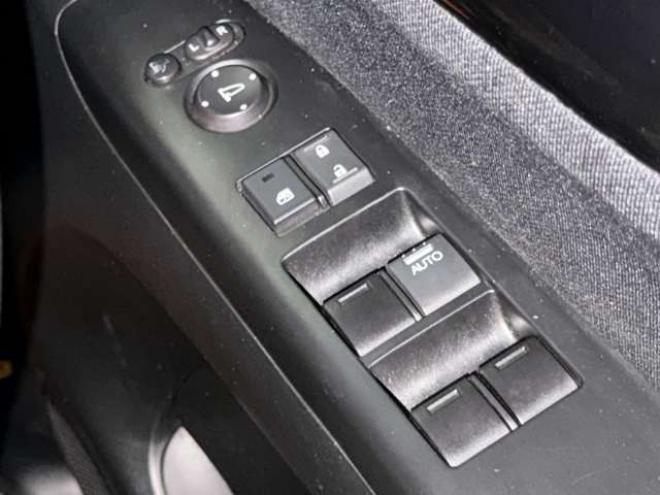 N-BOXカスタムG Lパッケージ 4WD　防錆塗装4WDTVナビBカメドラレコ 660
