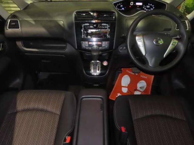 セレナ2.0 ハイウェイスター Vセレクション+SafetyII 4WD　防錆塗装4WDドラレコエンスタ積込タイヤ 2000