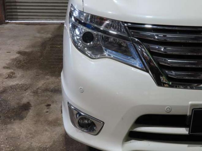 セレナ2.0 ハイウェイスター Vセレクション+SafetyII 4WD　防錆塗装4WDドラレコエンスタ積込タイヤ 2000