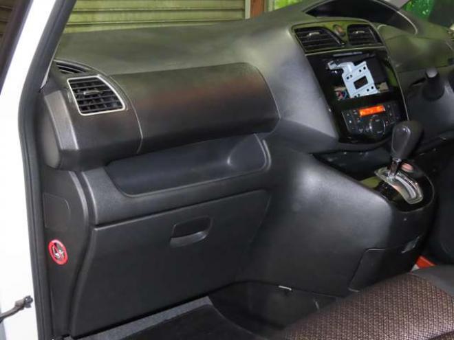 セレナ2.0 ハイウェイスター Vセレクション+SafetyII 4WD　防錆塗装4WDドラレコエンスタ積込タイヤ 2000