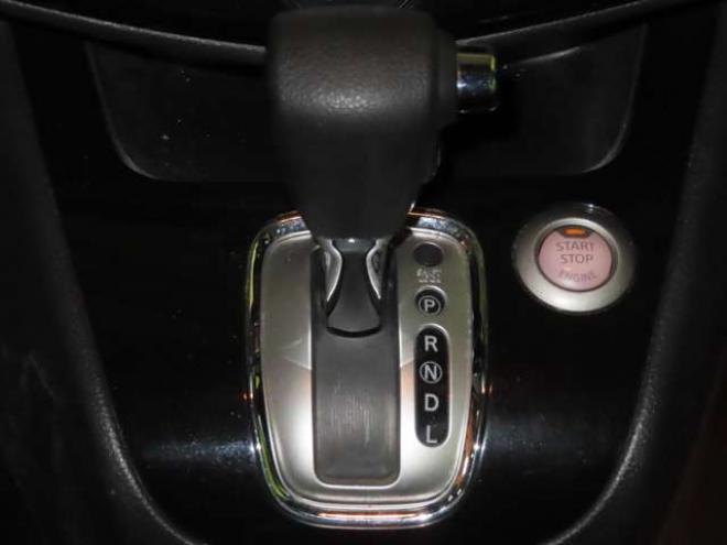 セレナ2.0 ハイウェイスター Vセレクション+SafetyII 4WD　防錆塗装4WDドラレコエンスタ積込タイヤ 2000