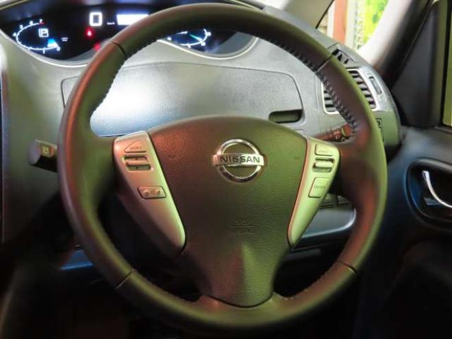 セレナ2.0 ハイウェイスター Vセレクション+SafetyII 4WD　防錆塗装4WDドラレコエンスタ積込タイヤ 2000