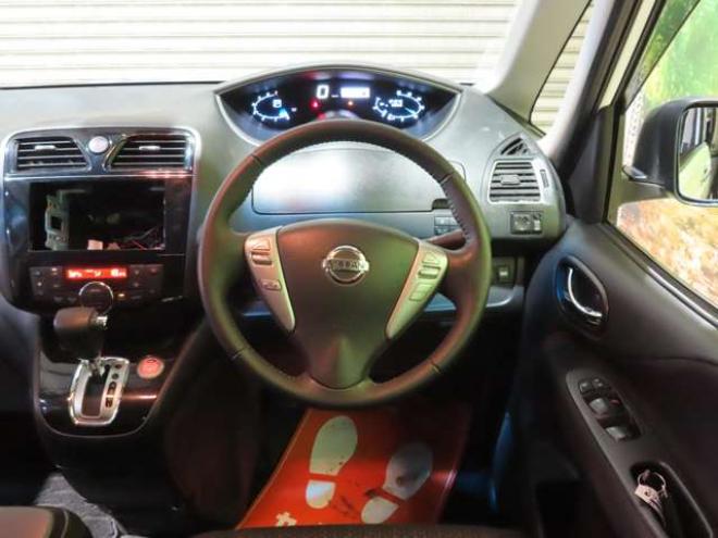 セレナ2.0 ハイウェイスター Vセレクション+SafetyII 4WD　防錆塗装4WDドラレコエンスタ積込タイヤ 2000