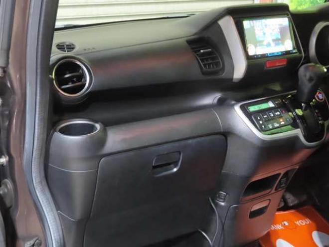 N-BOXカスタムG Lパッケージ 4WD　防錆塗装4WDTVナビBカメエンスタ 660