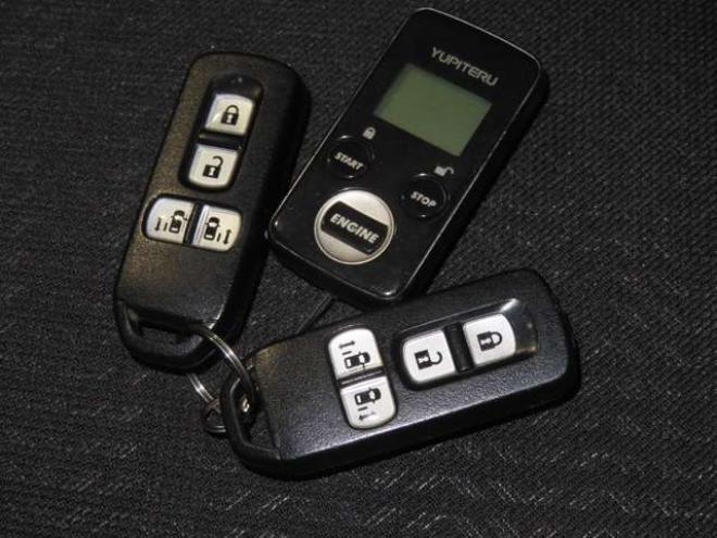 N-BOXカスタムG Lパッケージ 4WD　防錆塗装4WDTVナビBカメエンスタ 660