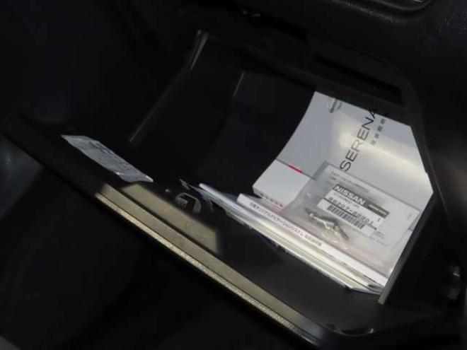 セレナ2.0 20X Vセレクション+Safety 4WD　4WDTVナビBカメETC積込タイヤ 2000