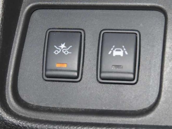 セレナ2.0 20X Vセレクション+Safety 4WD　4WDTVナビBカメETC積込タイヤ 2000