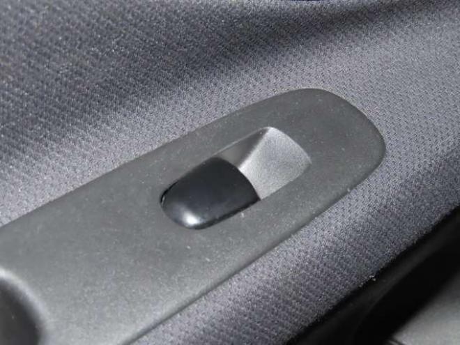 セレナ2.0 20X Vセレクション+Safety 4WD　4WDTVナビBカメETC積込タイヤ 2000