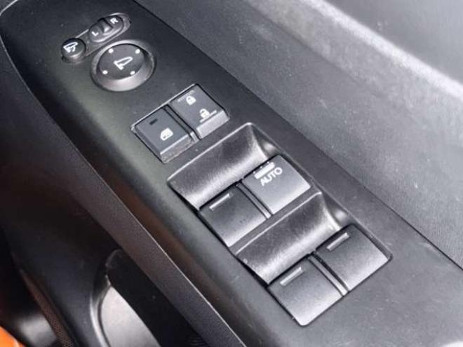 N-BOXG Lパッケージ 4WD　防錆塗装4WDTVナビBカメETC 660